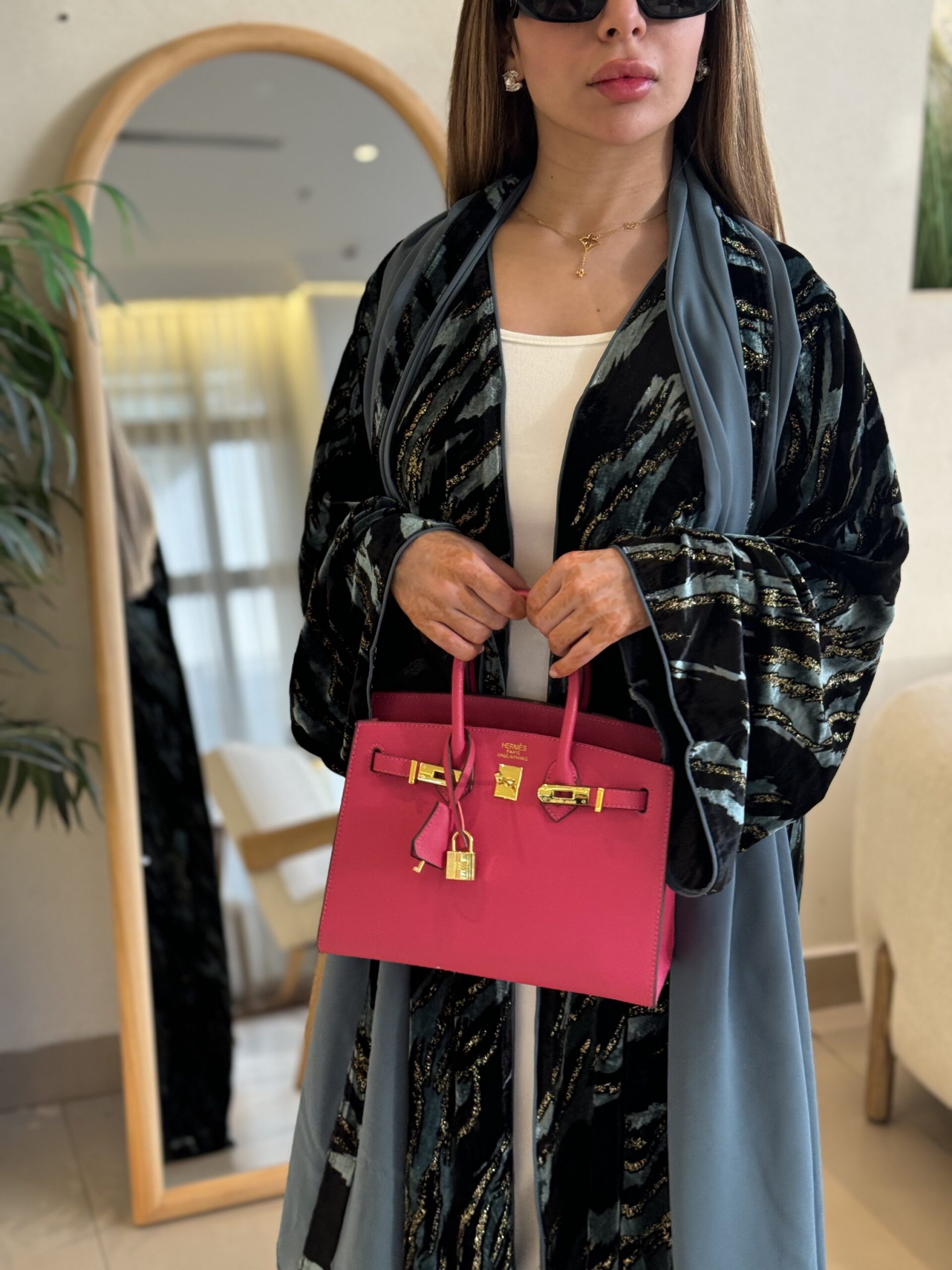 A110-velvet abaya